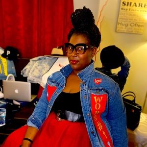 Meet your Posher, Danielle